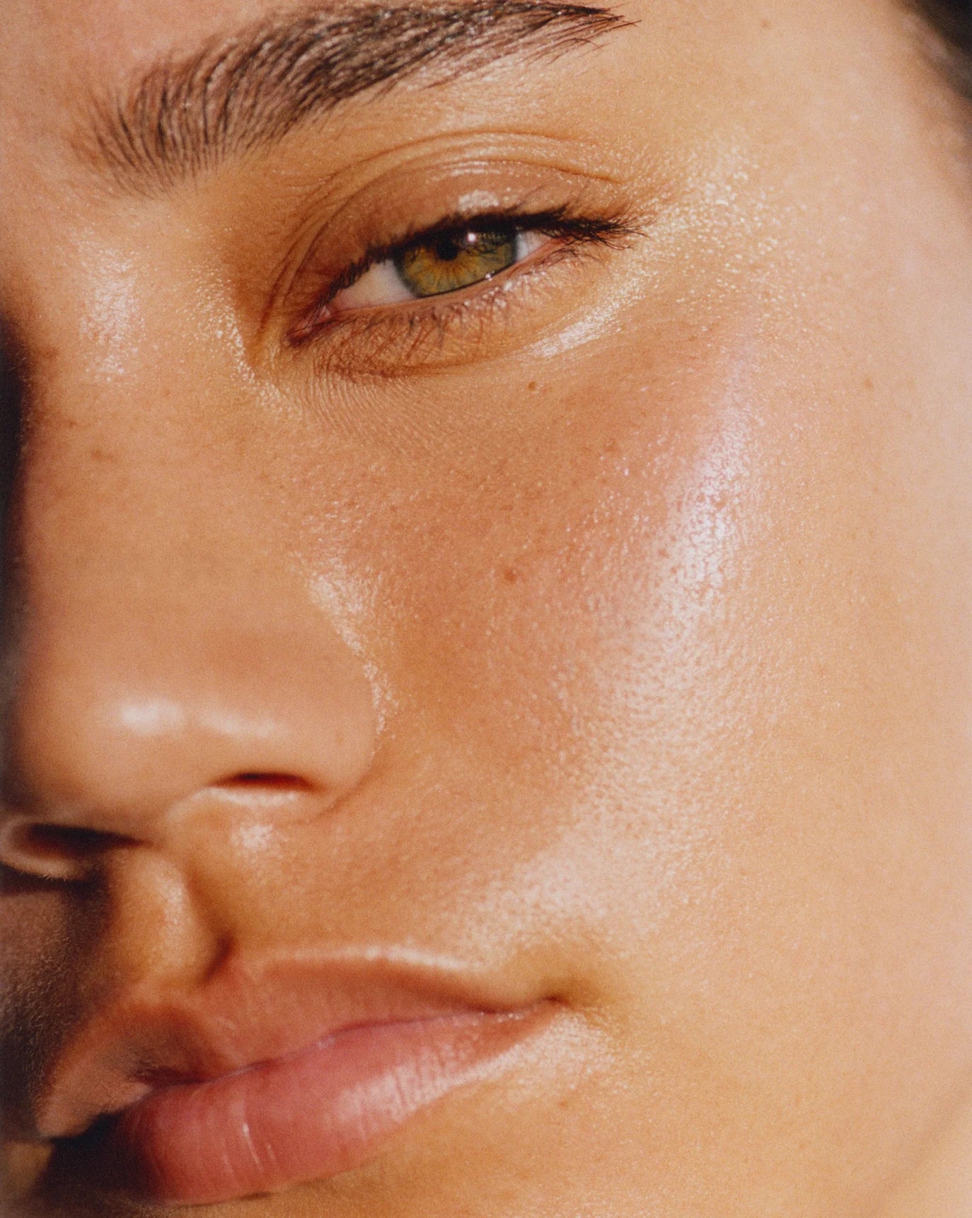 Unlock Radiant Skin with Futuredew Solid - Your Ultimate Glow Booster!