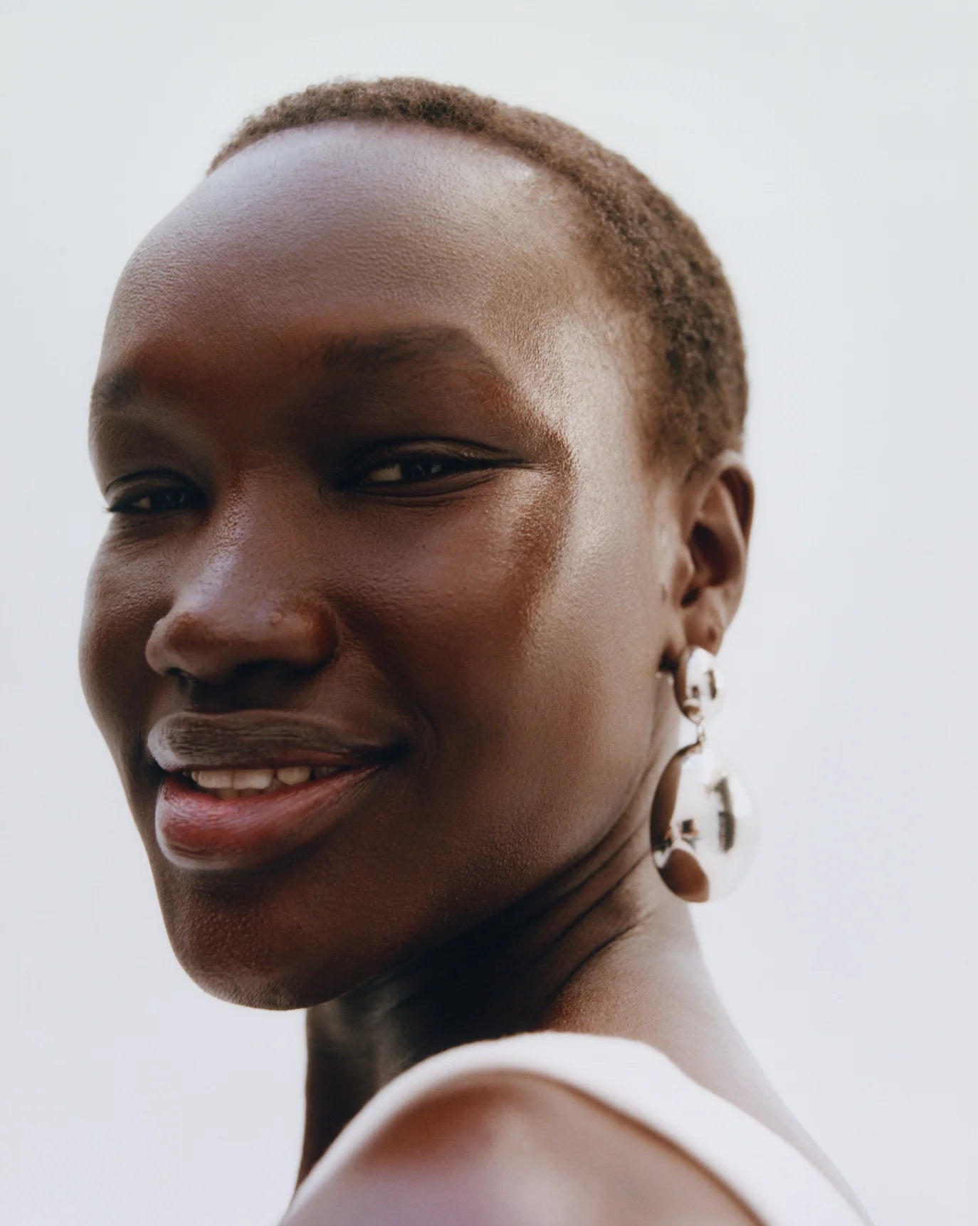 Unlock Radiant Skin with Futuredew Solid - Your Ultimate Glow Booster!